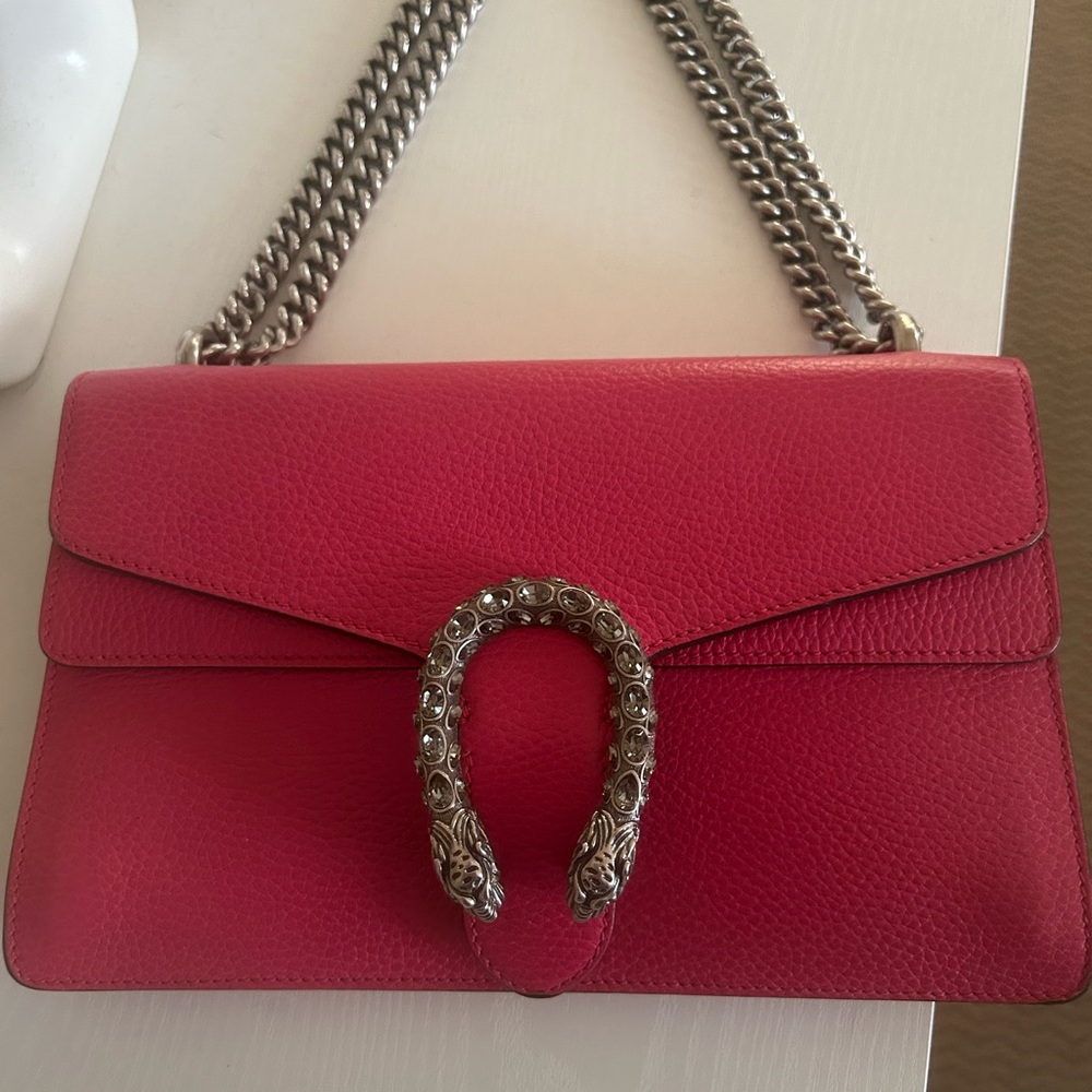 Gucci Fuchsia Leather Shoulder Bag with Silver Chain